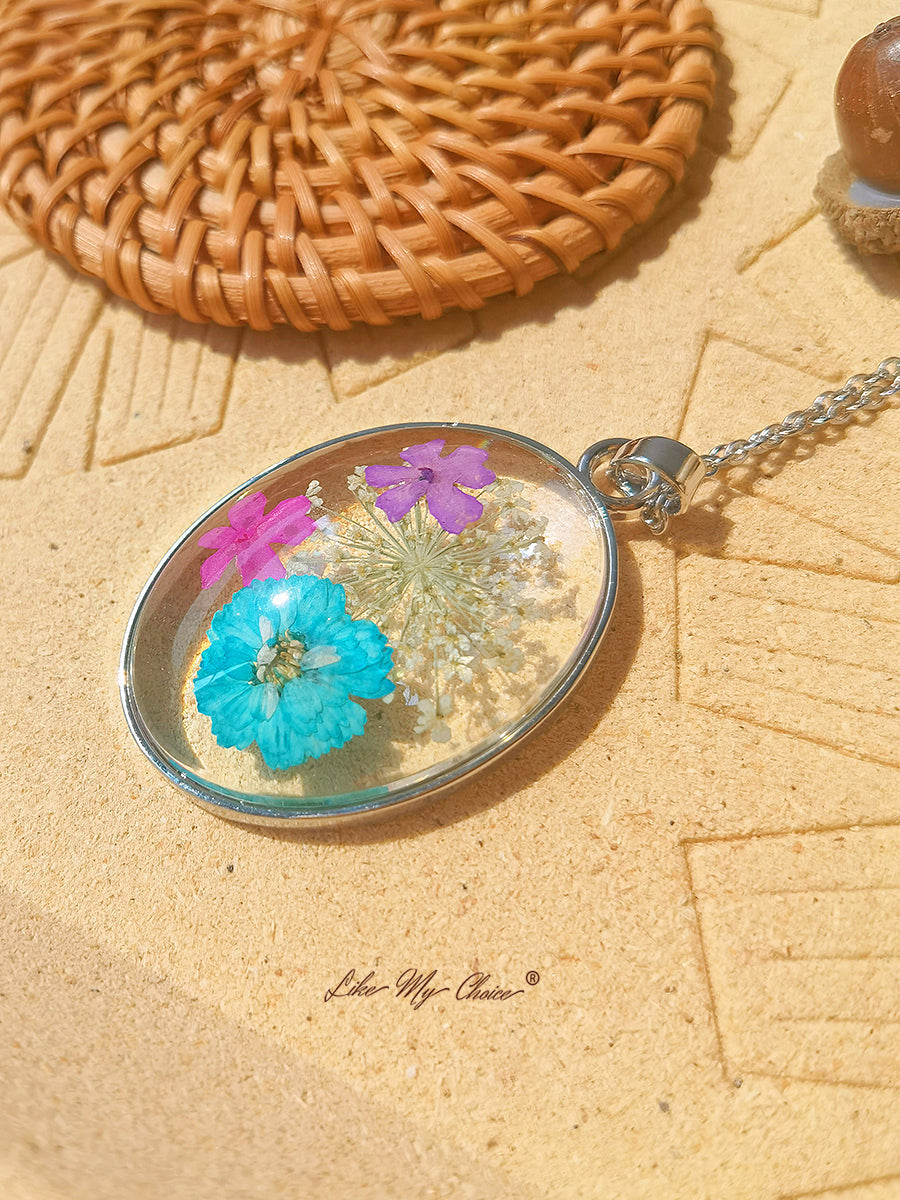 Resin Pendant Necklace With Larkspur Blue Galsang Flower