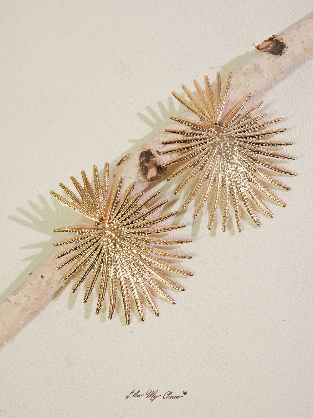 Retro Scalloped Geometric Stud Earrings