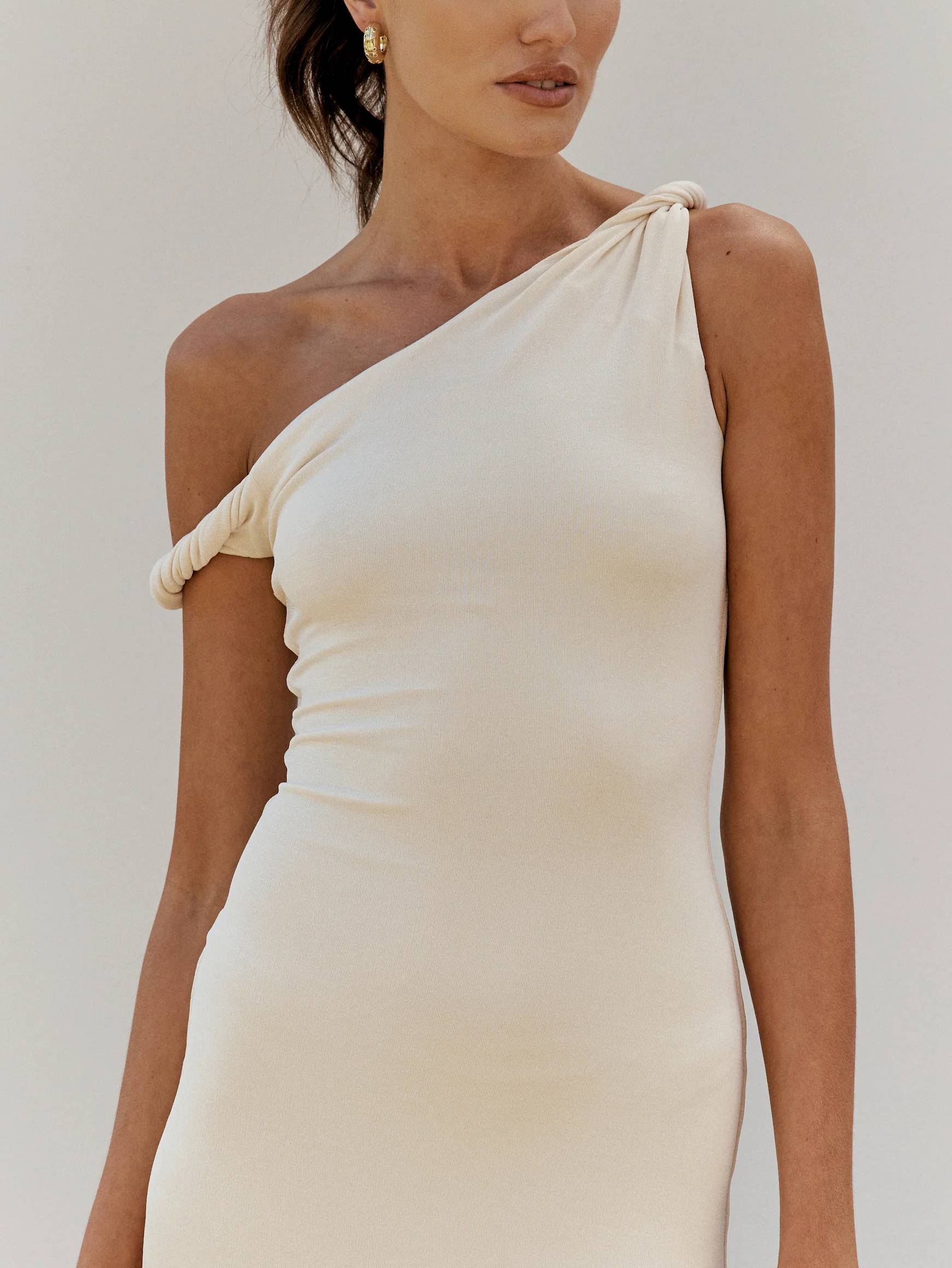 Off-shoulder Twist Slim Fit Midi Dress