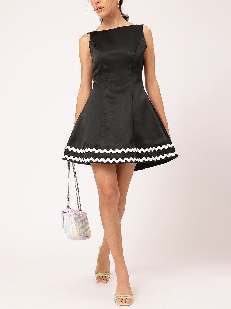 Elegant Sleeveless Backless Contrast Color Little Black Dress