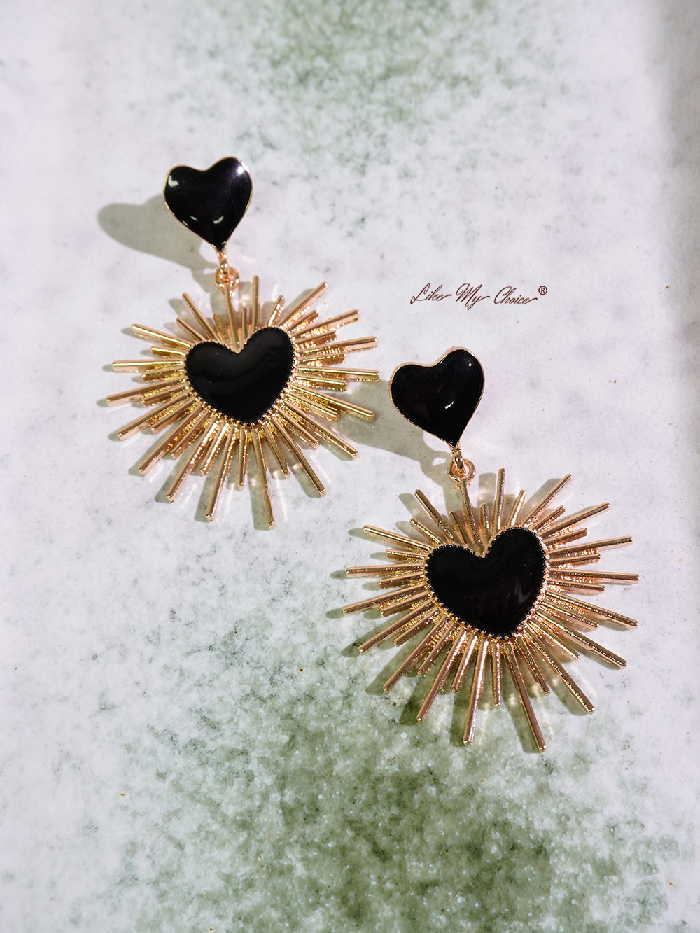 Geometric Thorn Heart Earrings