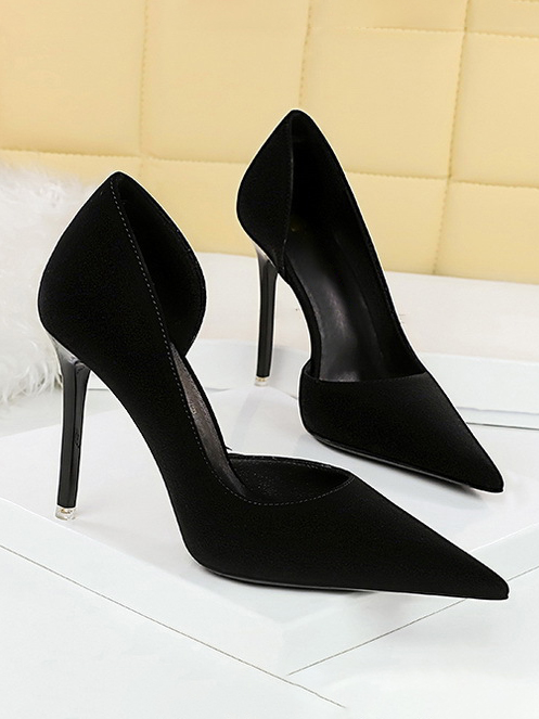 Retro Side Hollow Pointed High Heels