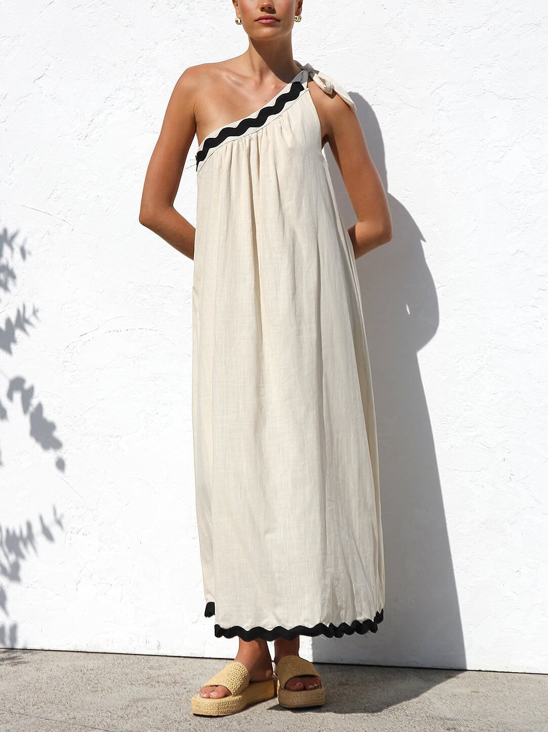 Classic Contrast Lace One-shoulder Spaghetti Strap Midi Dress