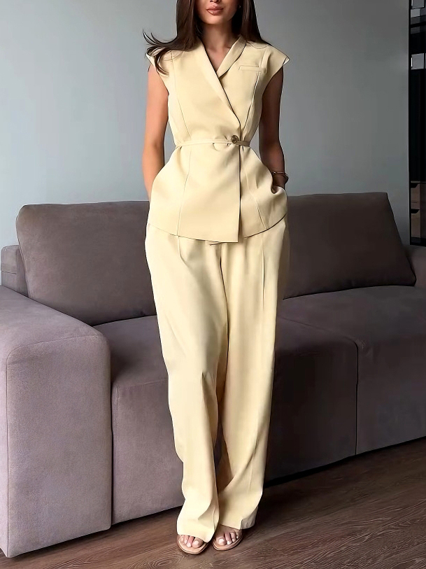 Elegant Sleeveless Buttoned Waistcoat Top