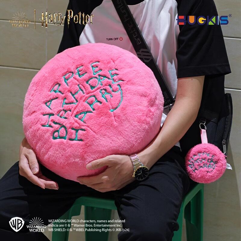 哈利波特海德薇抱枕｜海格蛋糕主題毛絨靠枕・Harry Potter 可愛收藏周邊