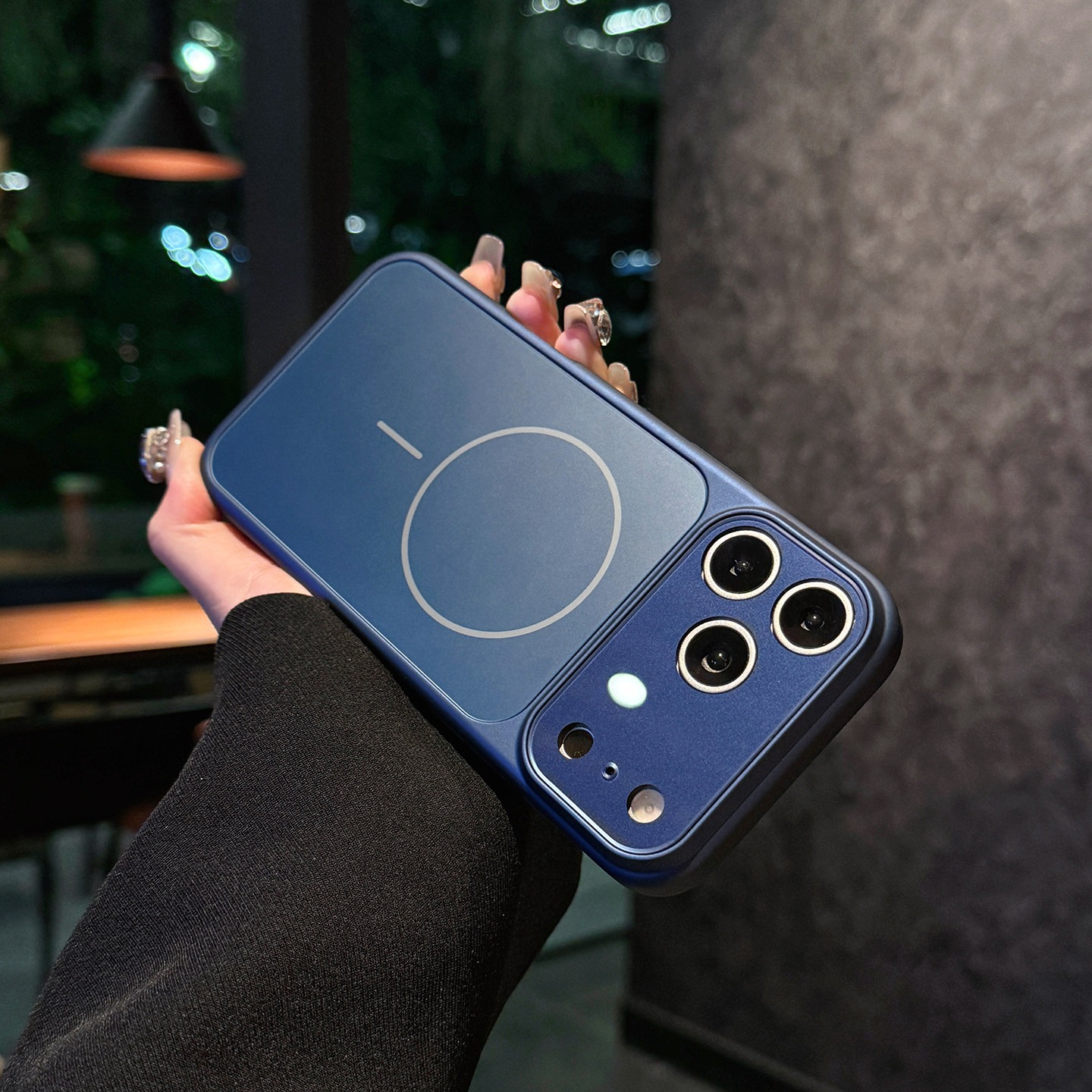 IPhone系列 高级感磨砂玻璃全包Magsafe磁吸手機殼