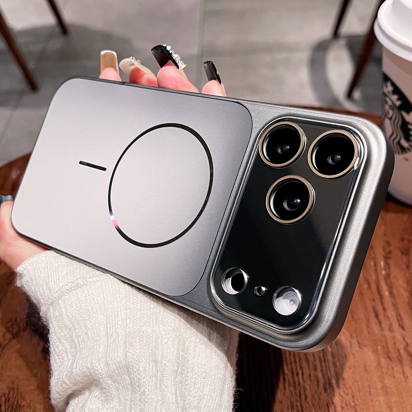 IPhone系列 高級感磨砂膚感Magsafe磁吸防摔手機殼 自帶鏡頭保護膜