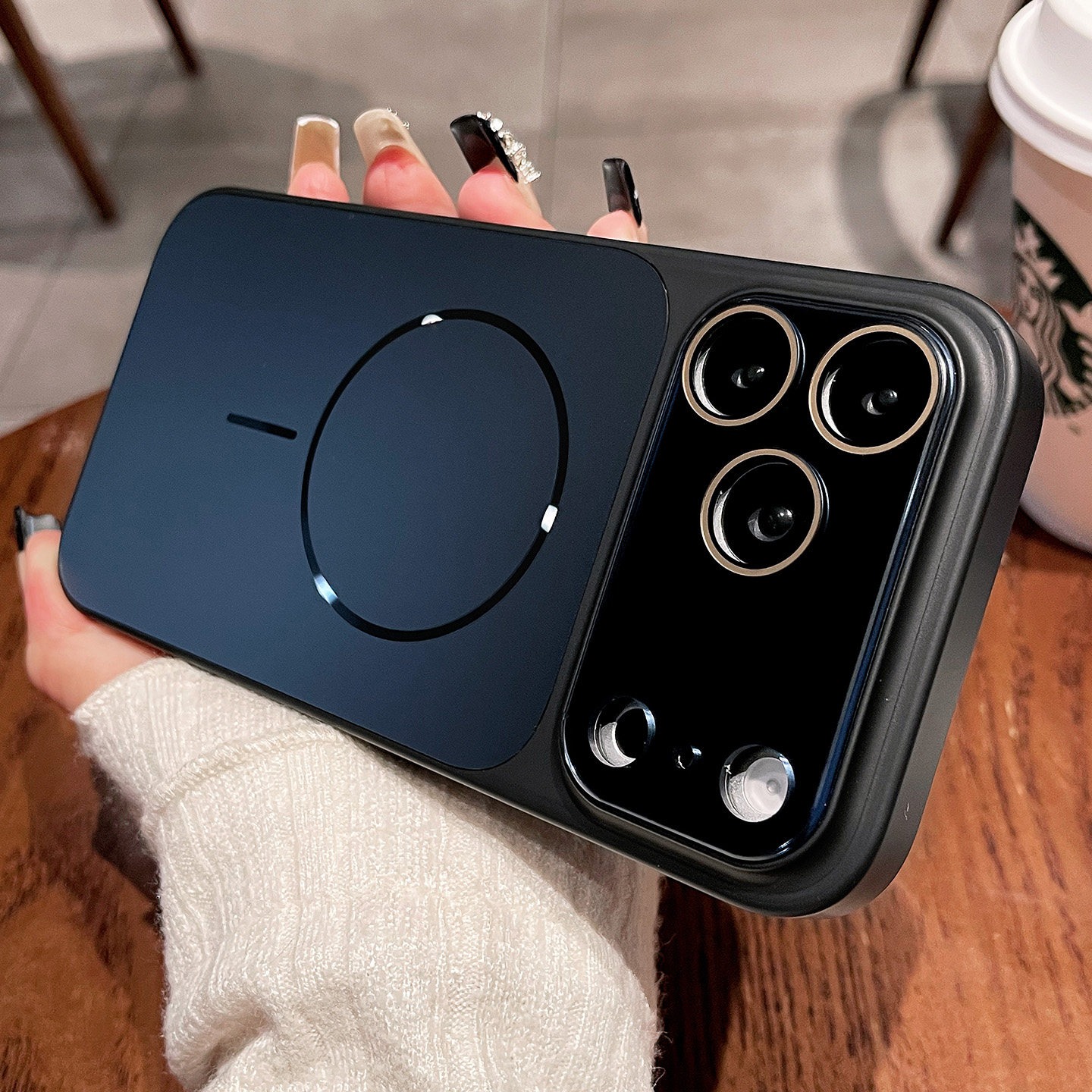 IPhone系列 高級感磨砂膚感Magsafe磁吸防摔手機殼 自帶鏡頭保護膜