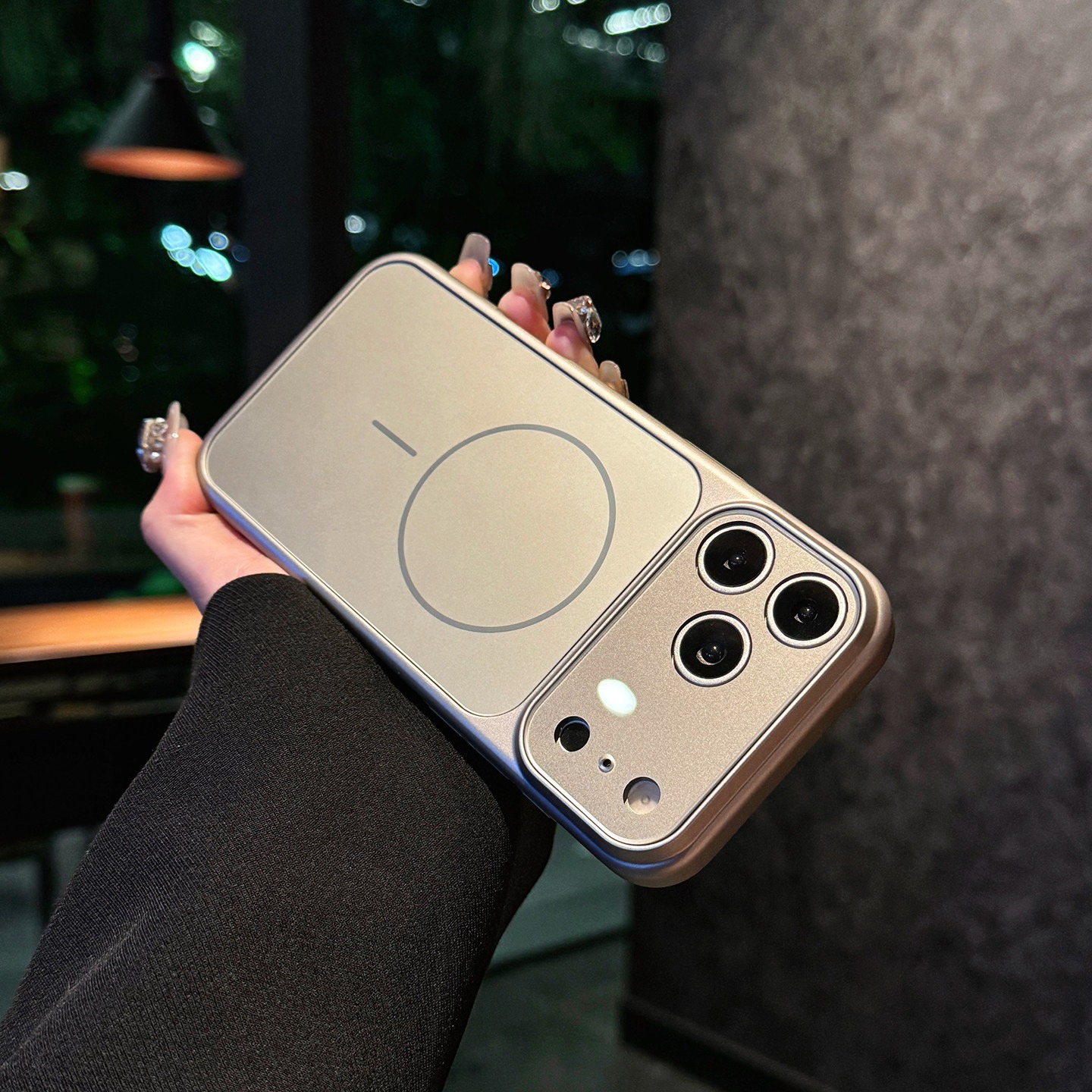 IPhone系列 高级感磨砂玻璃全包Magsafe磁吸手機殼