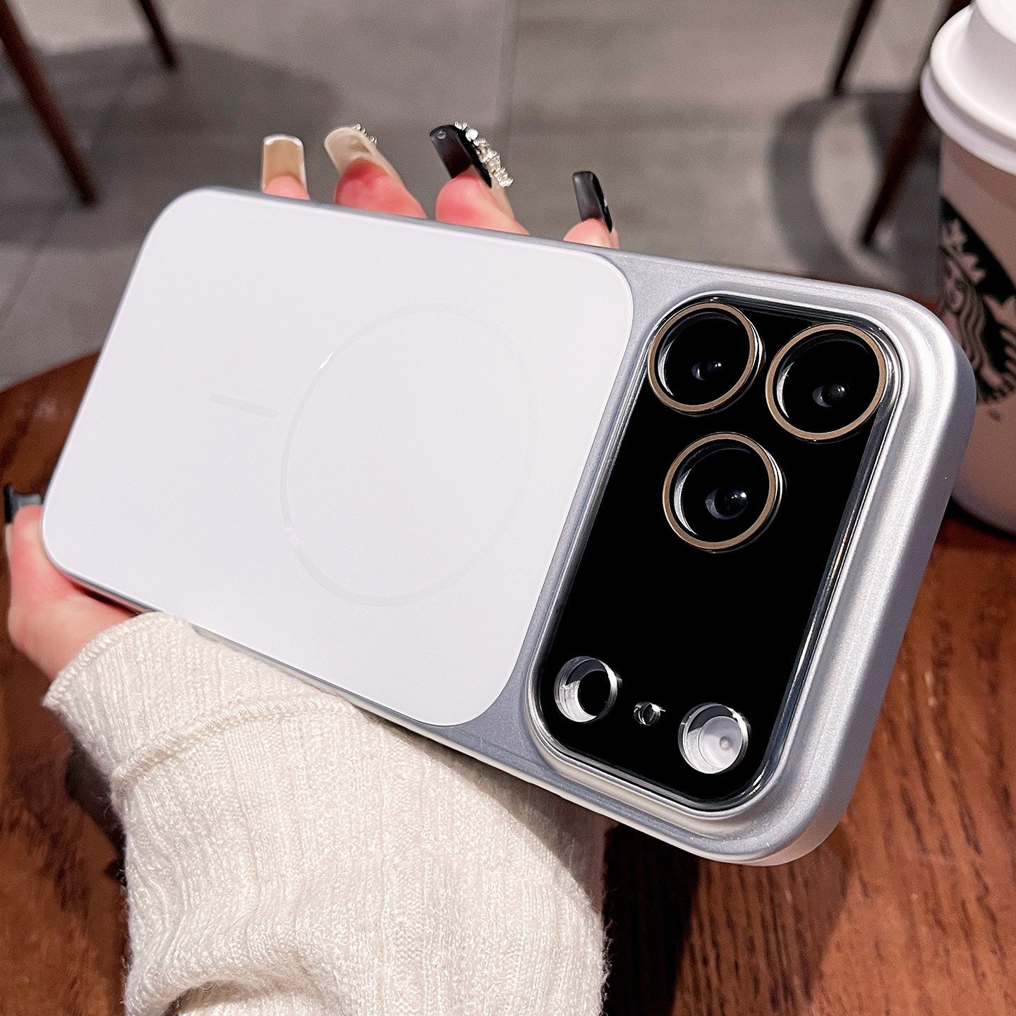 IPhone系列 高級感磨砂膚感Magsafe磁吸防摔手機殼 自帶鏡頭保護膜