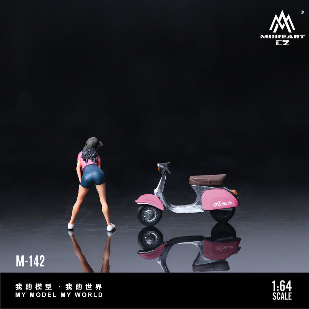 MoreArt1:64  粉色踏板車摩托人偶仿真樹脂模型-GOODTOYSTUDIO