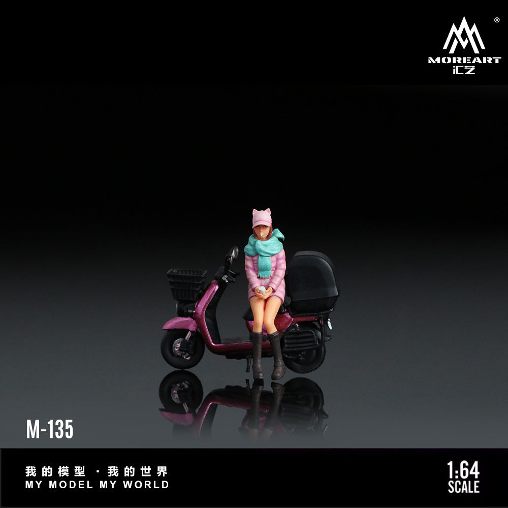 MoreArt1:64  白藍踏板金屬粉踏板摩托少女仿真樹脂模型-GOODTOYSTUDIO