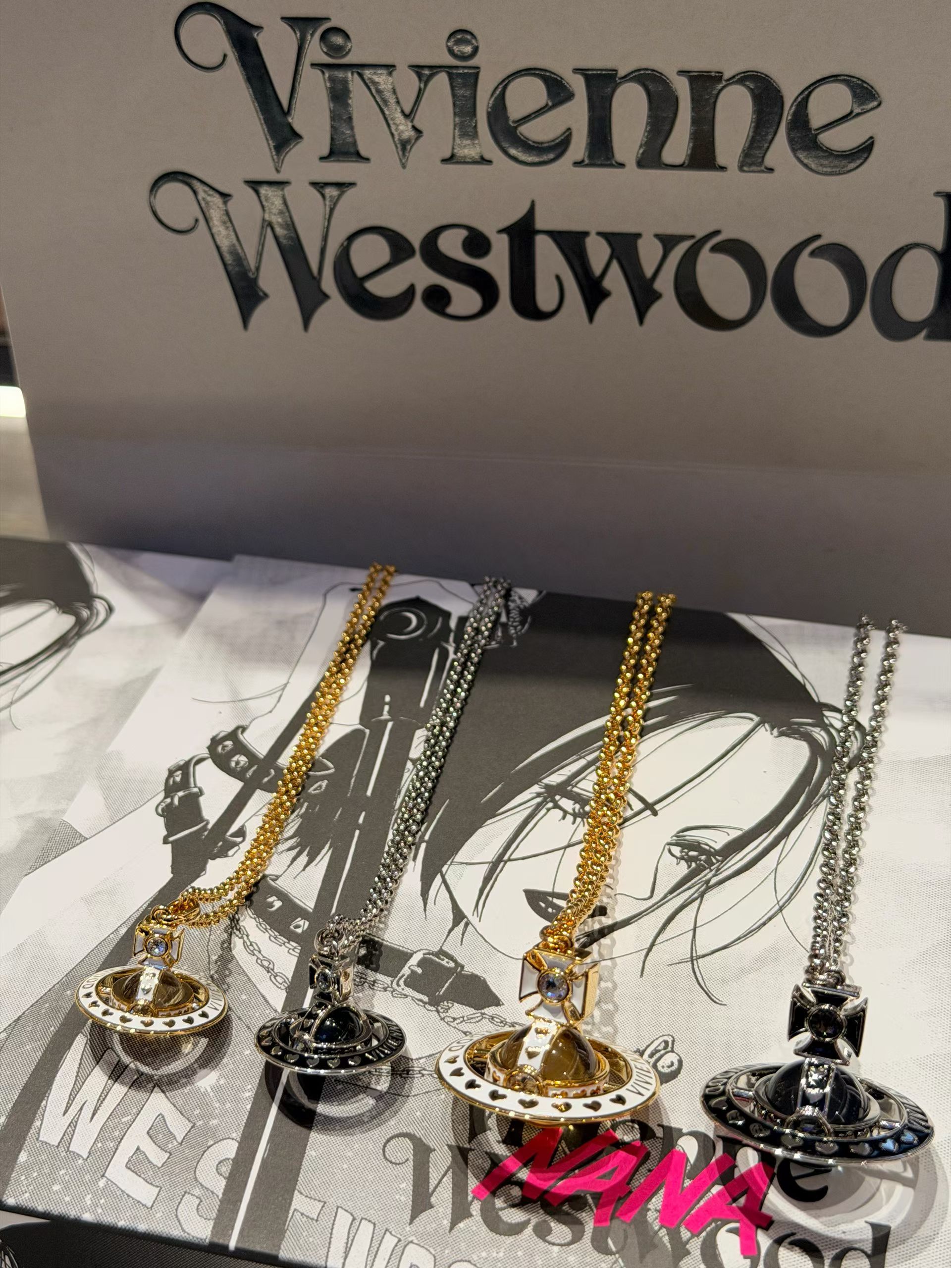 Vivienne Westwood X NANA 土星項鍊｜VWXNANA 限量聯名法瑯吊墜・2色可選