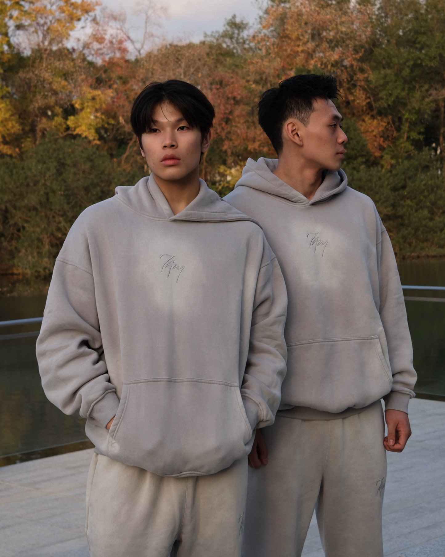 Vintage Logo White | Hoodie