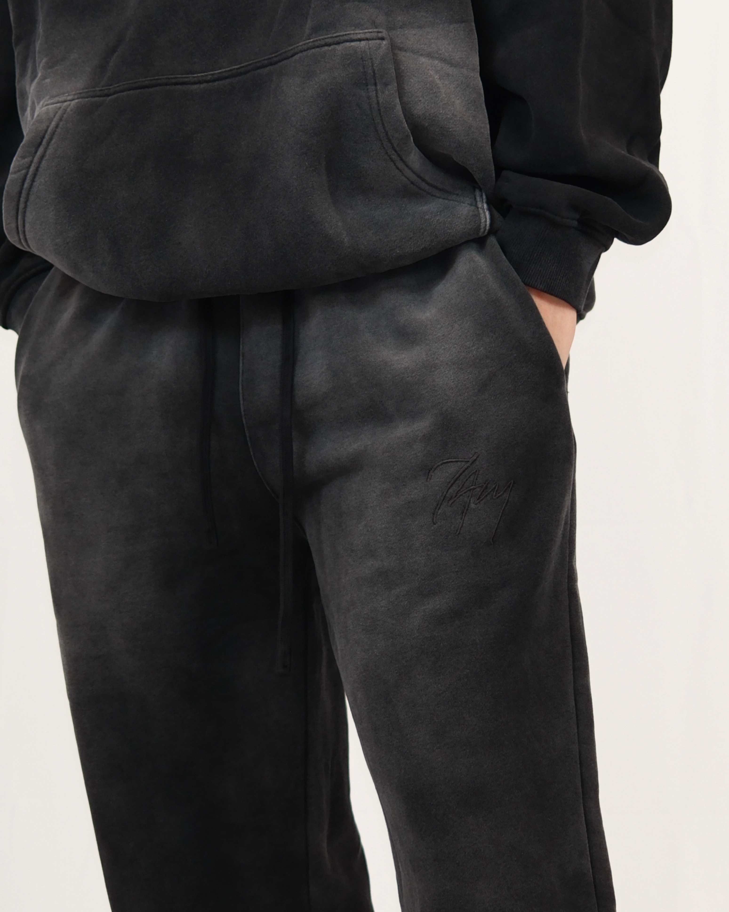 Vintage Logo Black | Hoodie