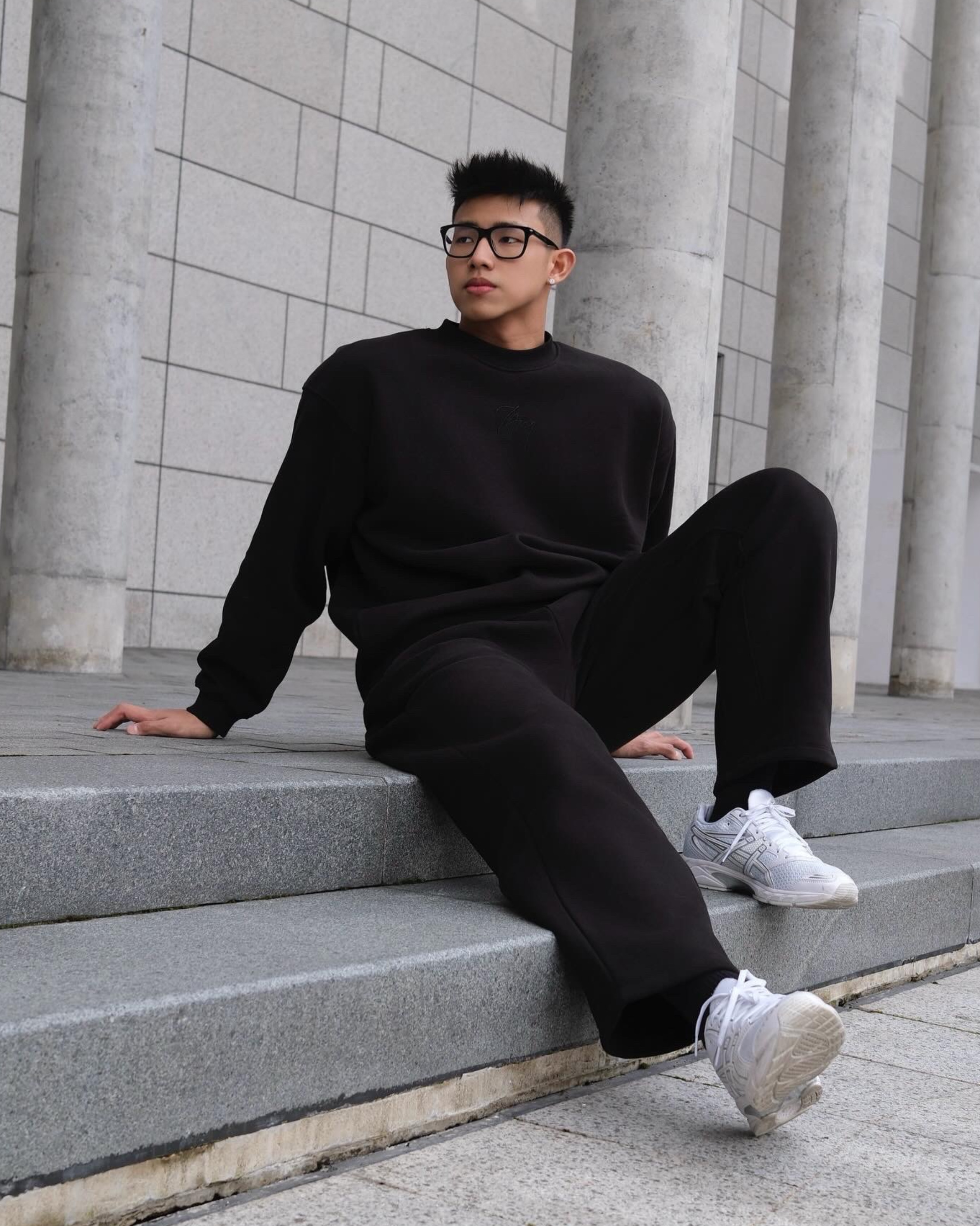 Black | Sweatshirts