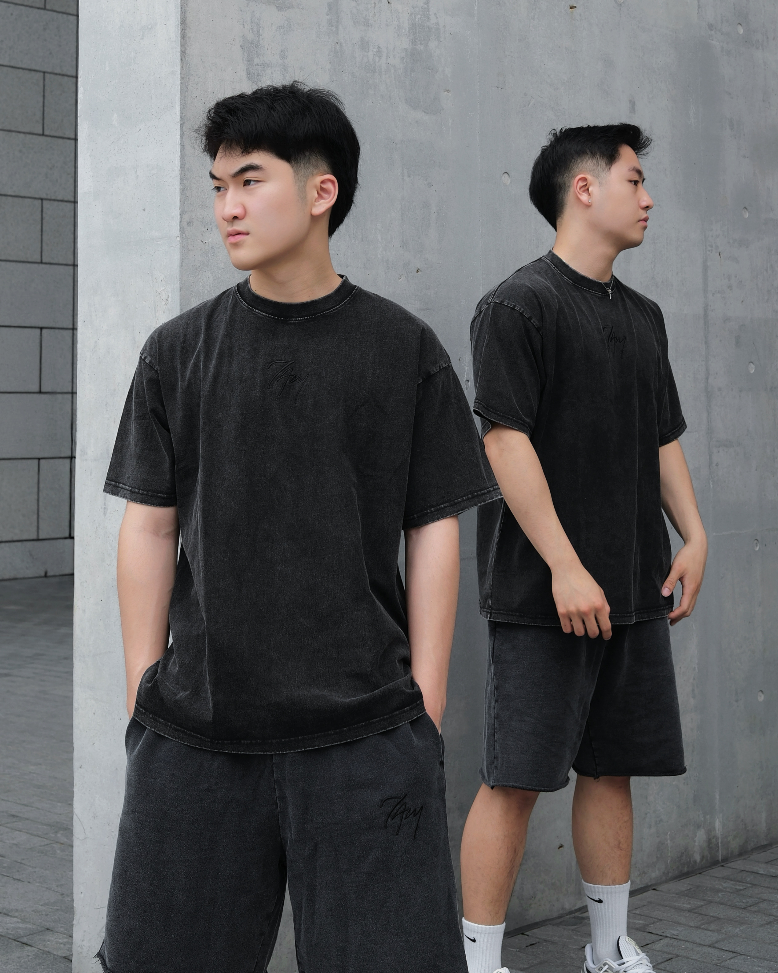 Vintage Logo Black | Oversized T