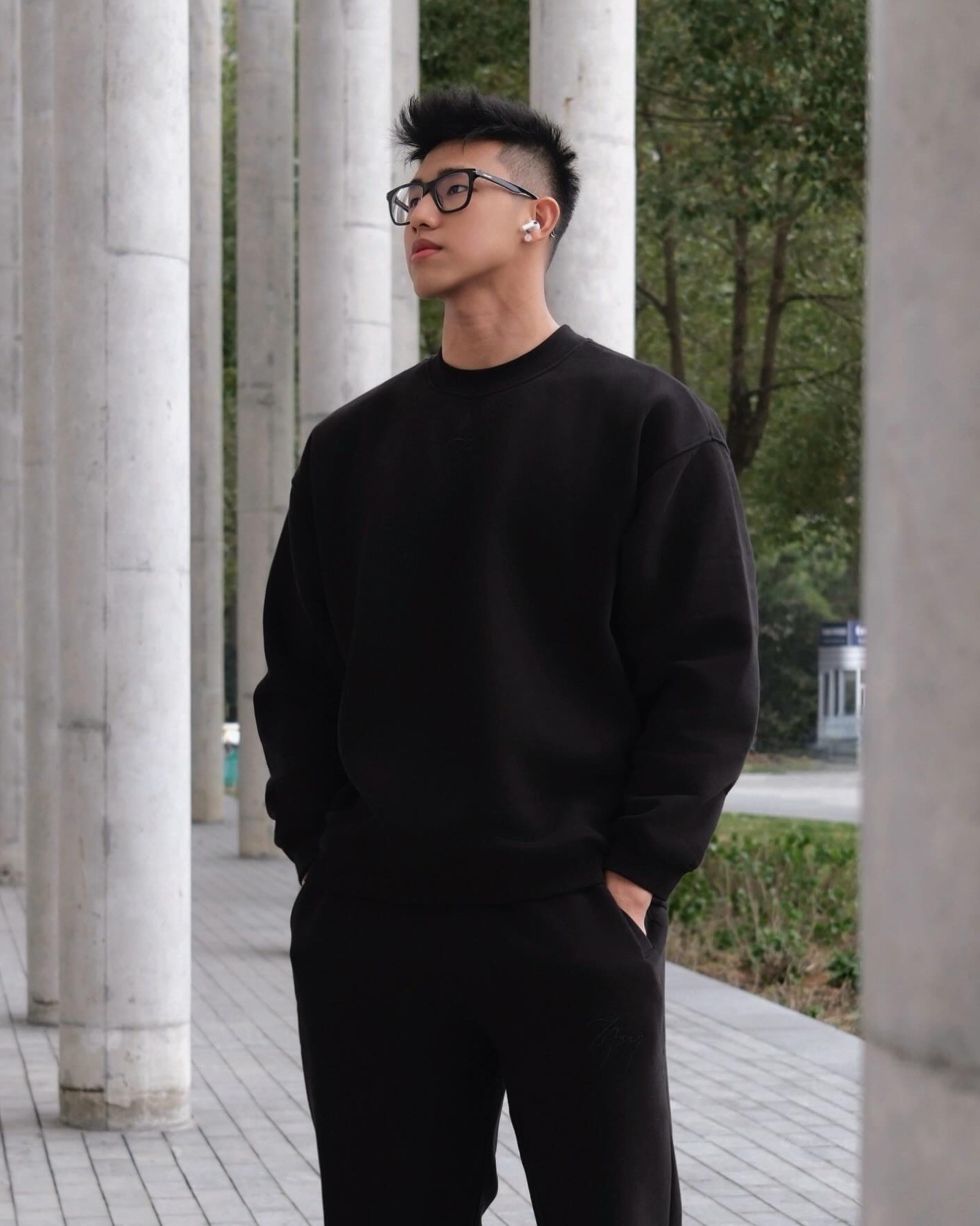 Black | Sweatshirts