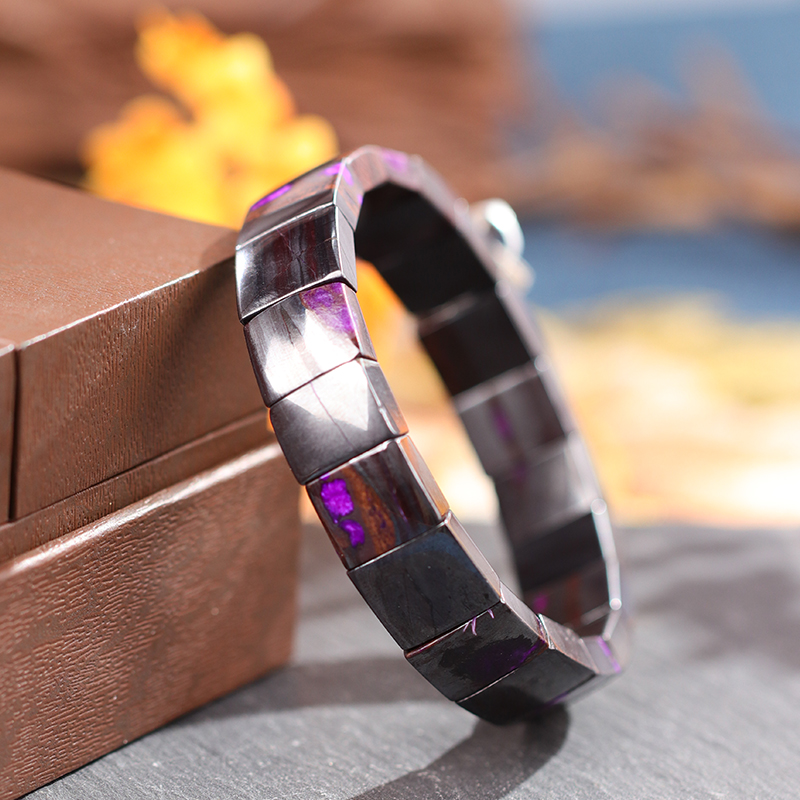 Sugilite  Square-cut single-loop bracelet fashionable