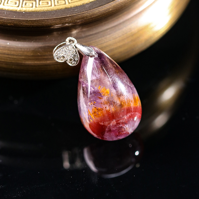 Aurora droplet shaped pendant