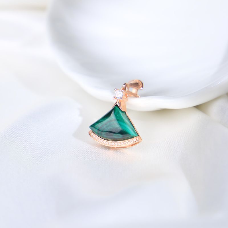 Malachite Fan shaped skirt with inlaid pendant