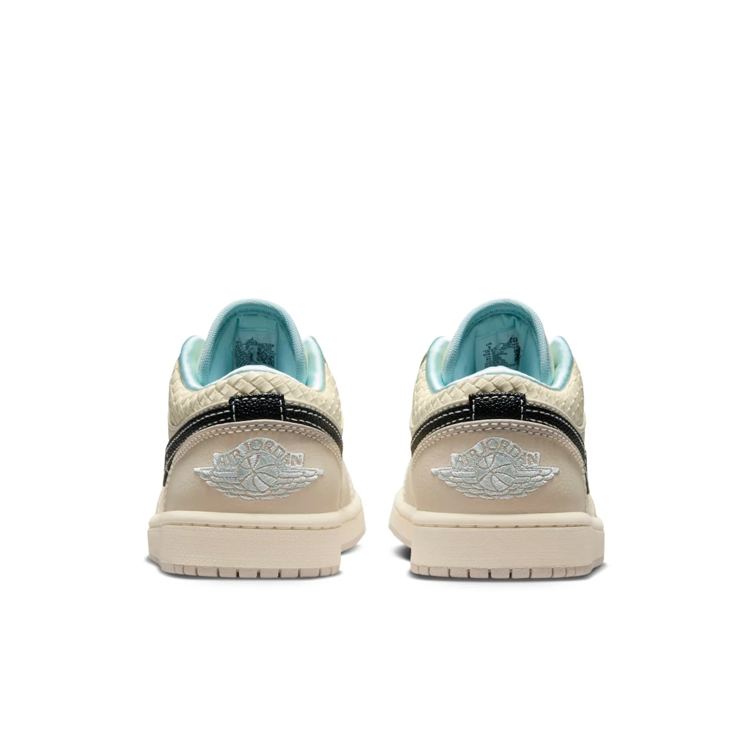 Air Jordan 1 Low SE "Sanddrift & Glacier Blue"