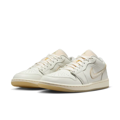 Air Jordan 1 Low SE "Metallic Team Gold"