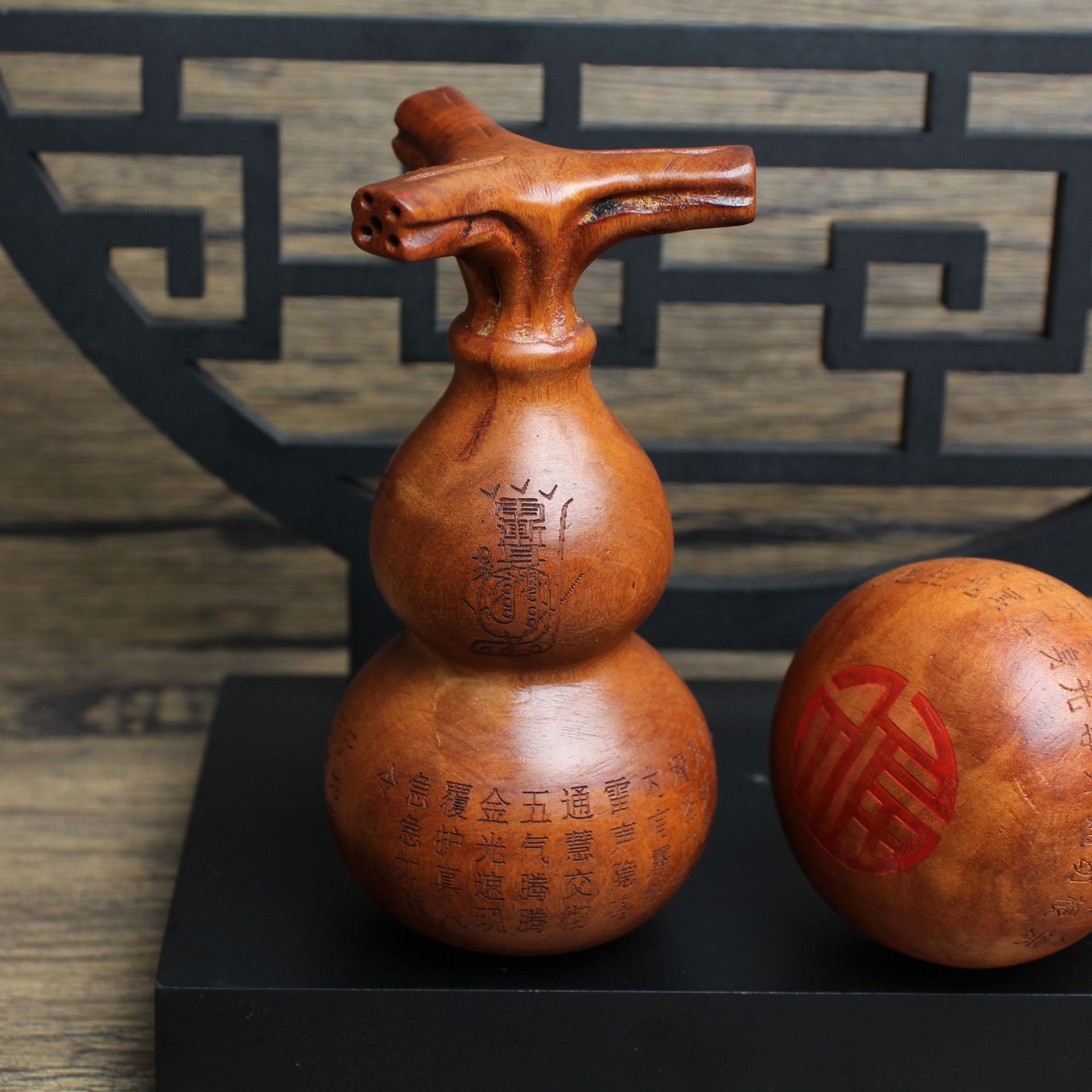 Lightning Strike Jujube Wood Carving Golden Light Mantra Gourd Taoist Amulet Portable Ornament