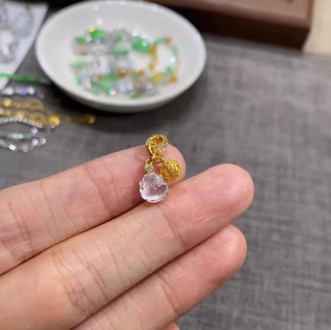 Fortune God Pixiu Mini Carrying Pendant, 18K Gold-Plated, Wealth-Attracting Universal Clasp DIY Accessory Necklace