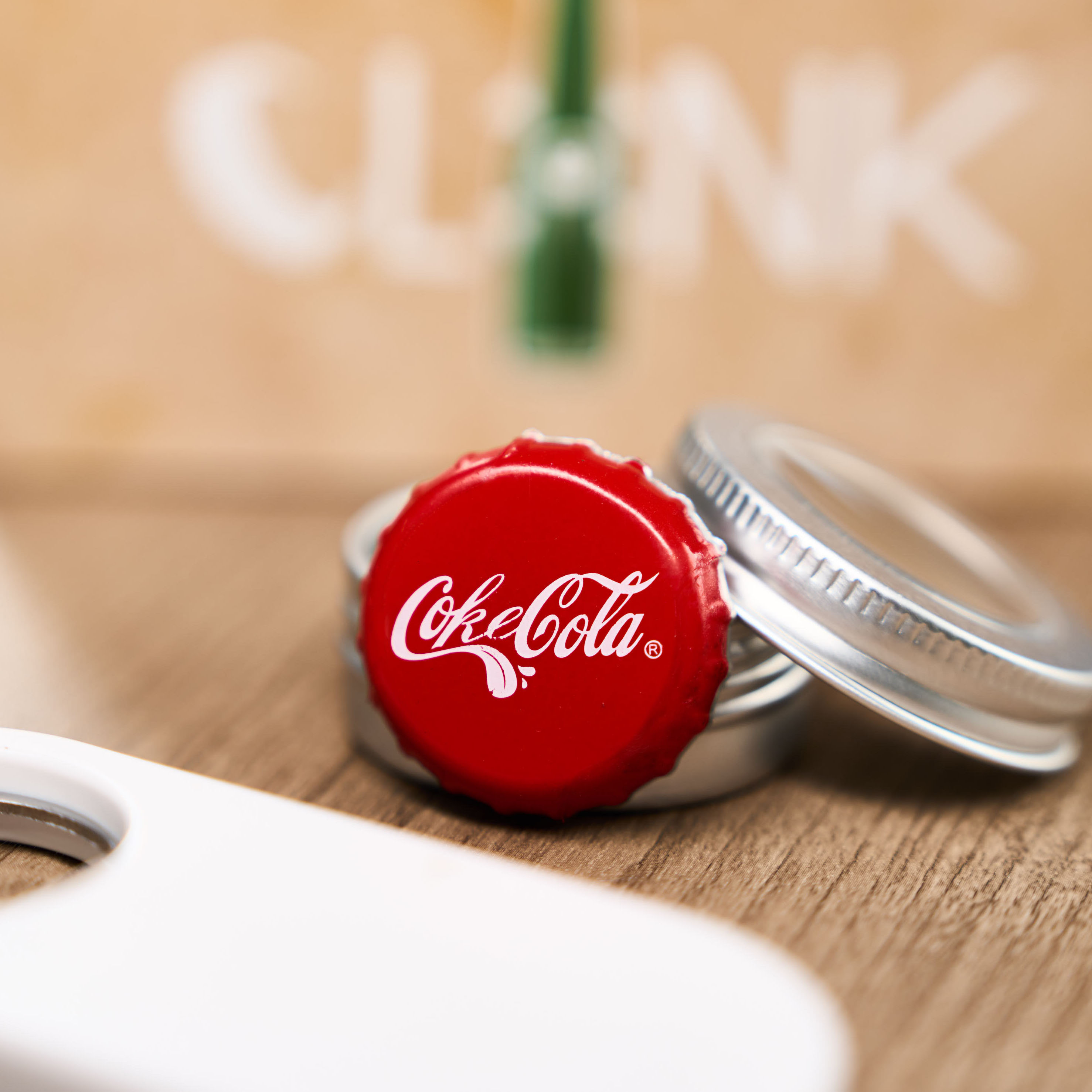 The Clink (Cap In Bottle) by IARVEL MAGIC & WONDER HOUSE