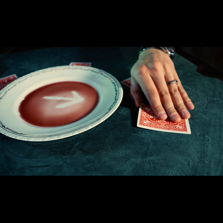 “碟”影重重 INVOCATION by Marcos Waldemar & Invisible Compass