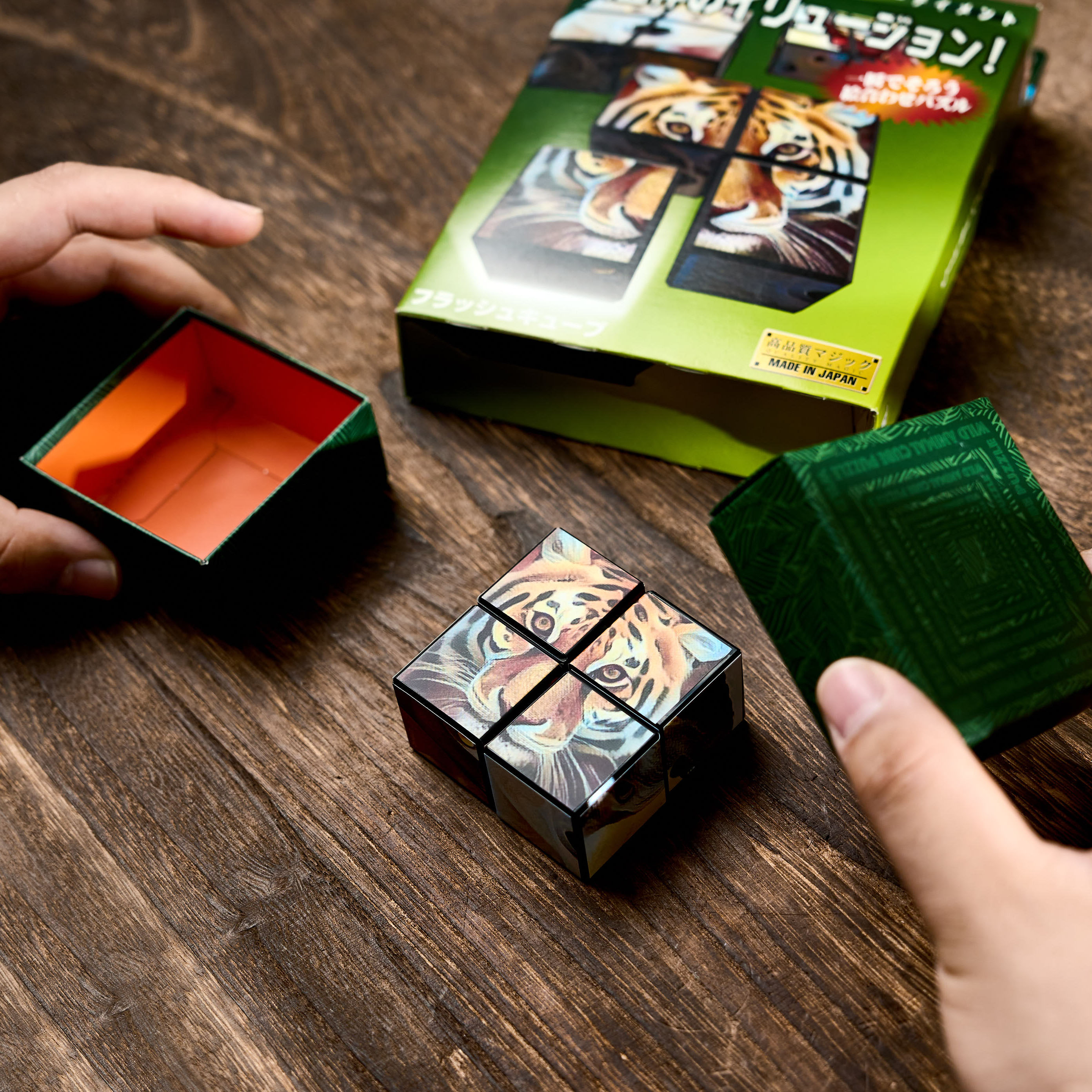 Flash Cube by Tenyo Magic