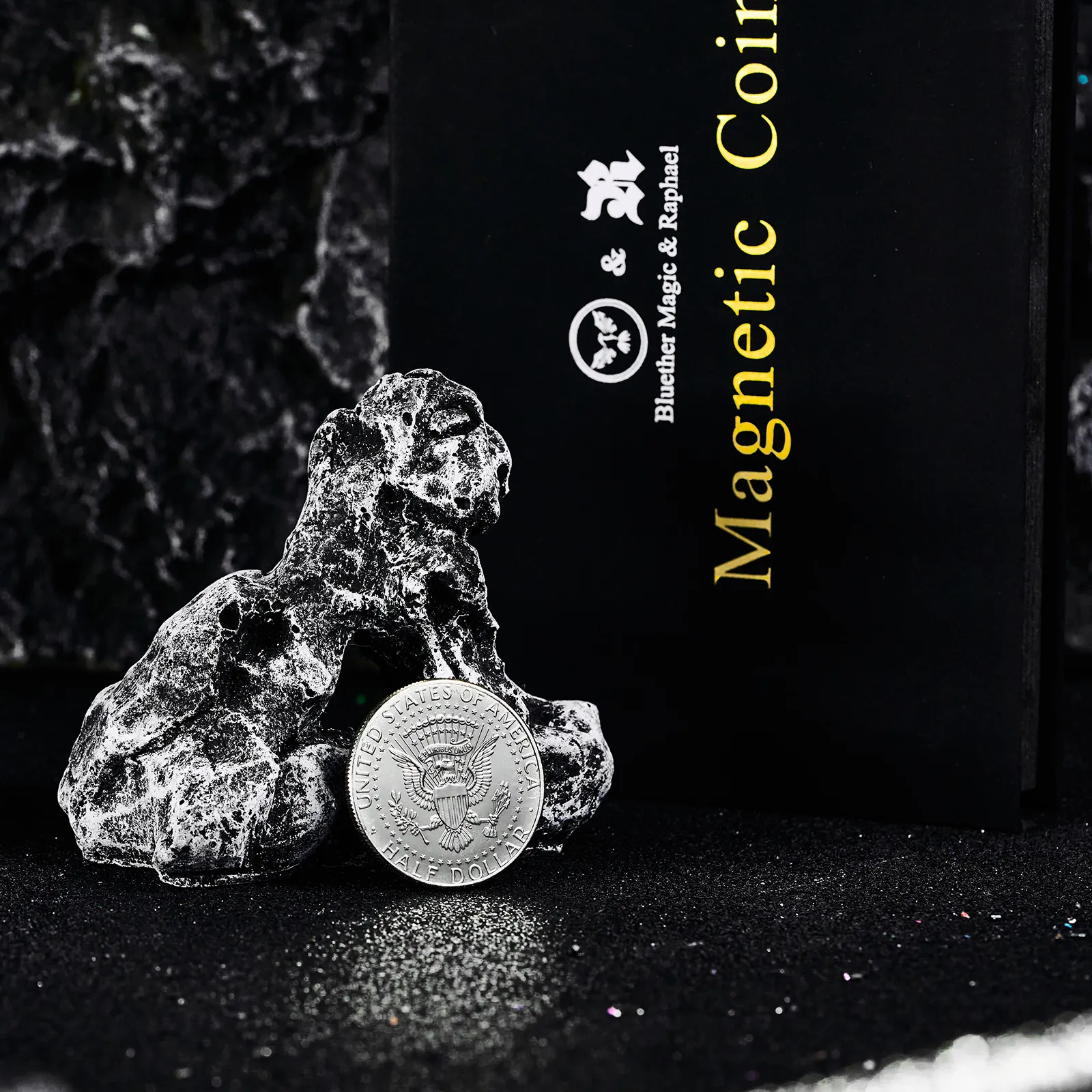 Magnetic Coin by Bluether Magic and Raphael
