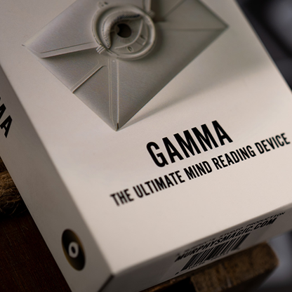 Gamma 伽馬信封 by Nikolas Mavresis and David Jonathan