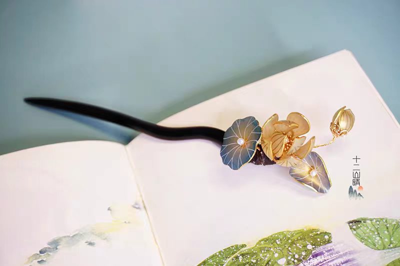 蓮の花 かんざし 簪 木製  一本 挿し 天然木 和装 髪飾り 花飾り 成人式 着物