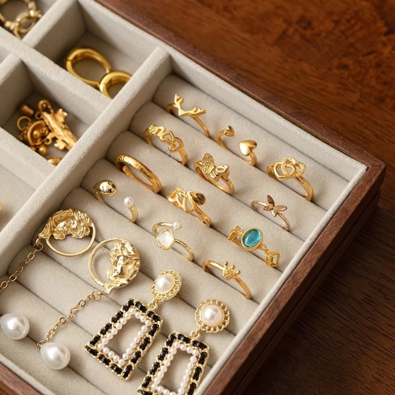 高級 ジュエリーボックス ジュエリケース 木製 大容量 アクセサリー 収納  おしゃれ ウールナット ベゴニア 宝石箱 指輪 ネックレス イヤリング ピアス 時計 収納 誕生日 プレゼント 母の日