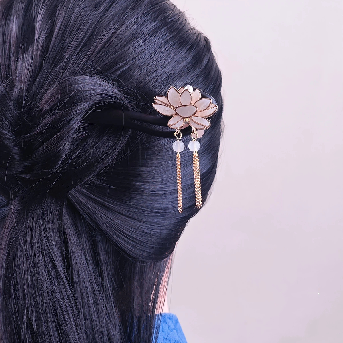 黒壇木 蓮の花 かんざし 天然木 簪 チェーンタッセル付き 一本差し 普段使い 和装 成人式 卒業式 髪飾り