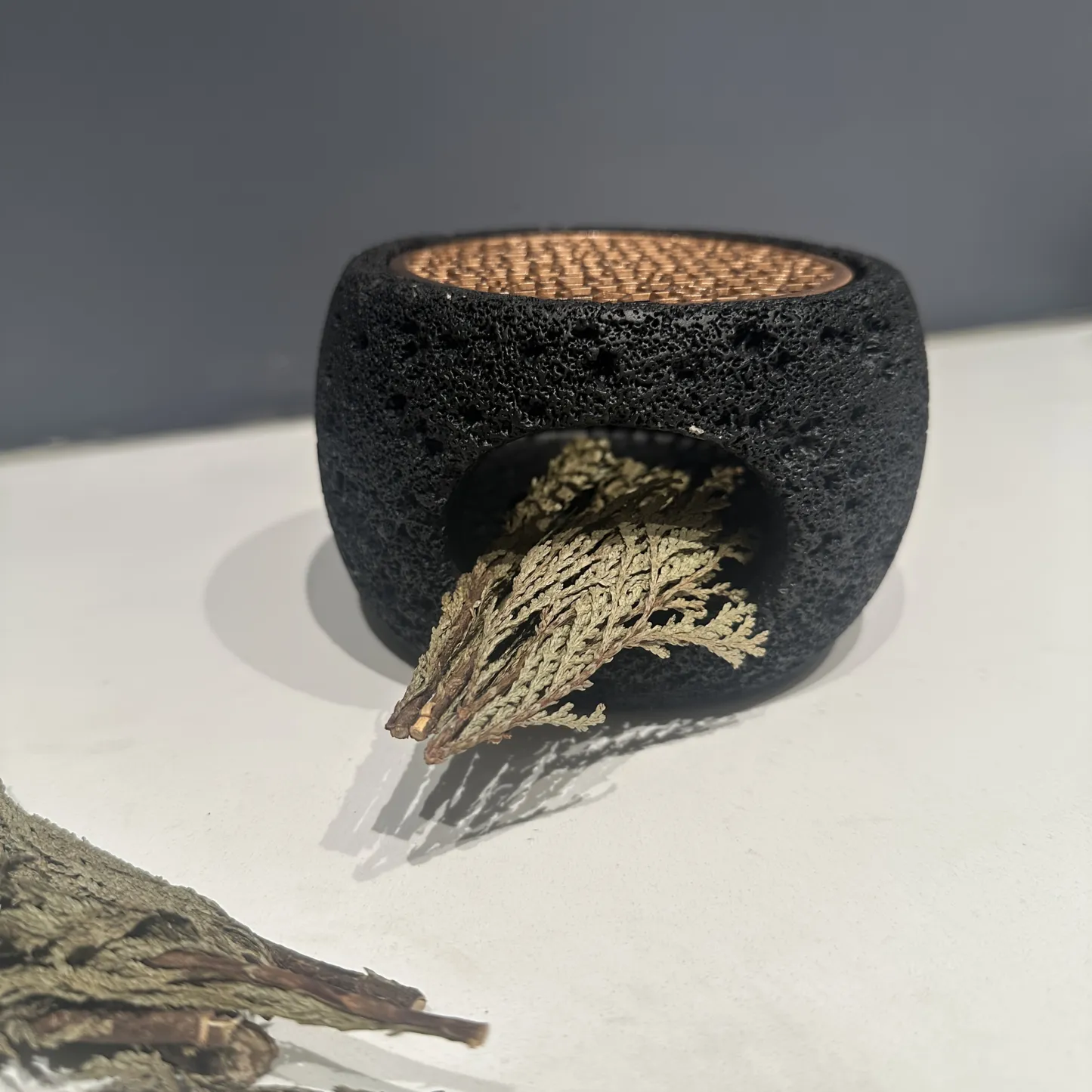 浄化用香炉 コンクリート製 ホワイトセージ パロサント 受け皿 セージ・香木・線香・アロマに対応 香炉 アロマポット