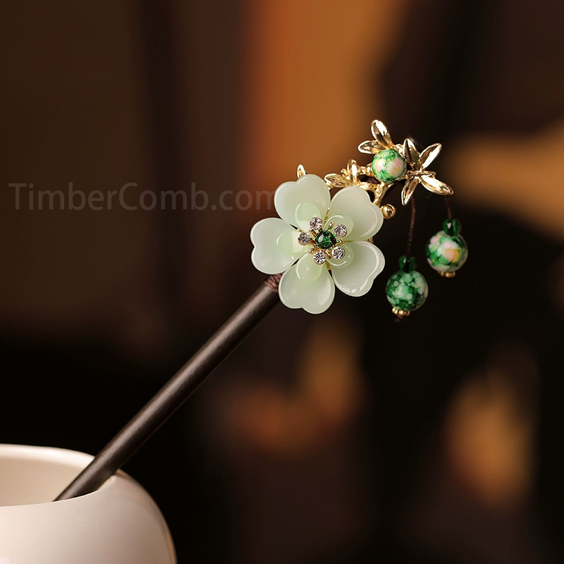 新しい日本式檀木材質の結髪用簪、高級感ある漢服步揺、流蘇付きのかんざしなどの髪飾り-木彫り高級人気専門店