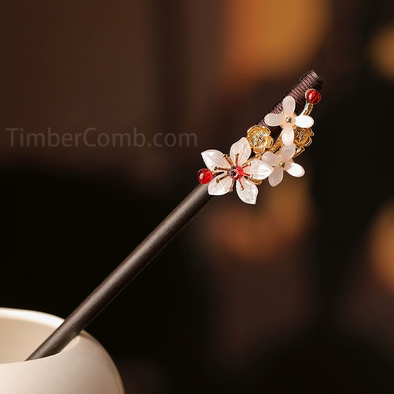 新しい日本式檀木材質の結髪用簪、高級感ある漢服步揺、流蘇付きのかんざしなどの髪飾り-木彫り高級人気専門店