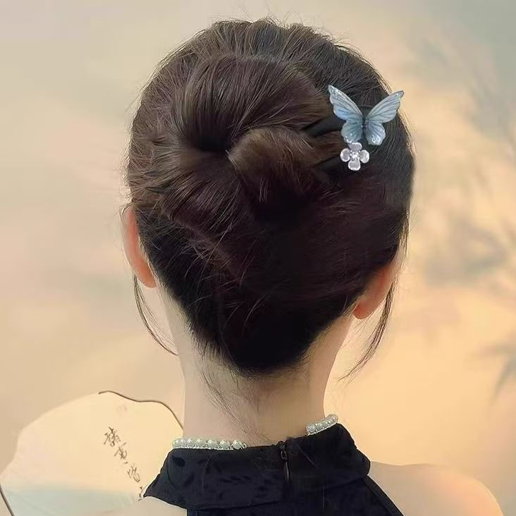 黒檀製のU字型簪（かんざし）・青い蝶デザイン 馬面スカート用簪 まとめ髪用 伝統的な和装 洋装 髪飾り