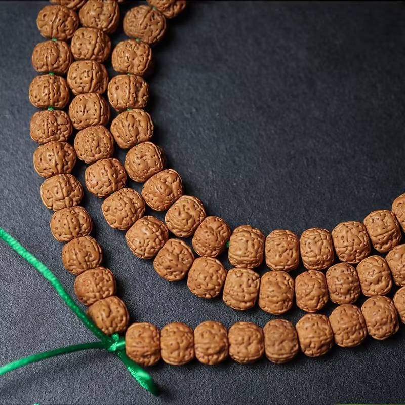 天然小粒の金剛菩提のブレスレット、ヴィンテージ風ビーズブレスレット - 108個入り、男女兼用ファッショナブルな木製祈りビーズ。ガネーシュ・ダイ民族織りのビーズ