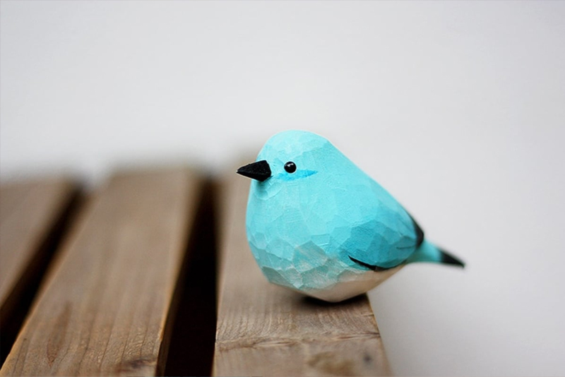 木彫りの小鳥 置物