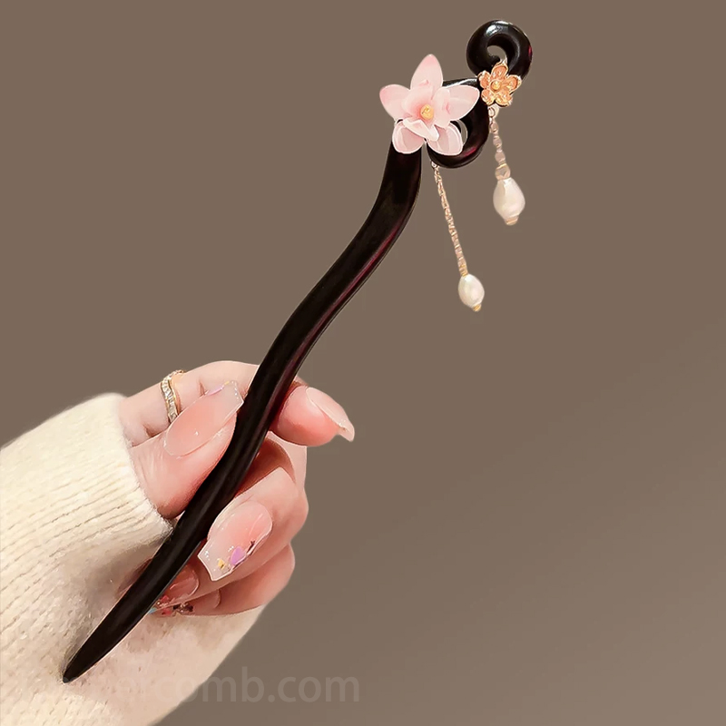 黒檀の簪 木製簪 高級 桜かんざし 揺れる 歩揺かんざし 和装ヘアアクセサリー 成人式 結婚式 天然木かんざし