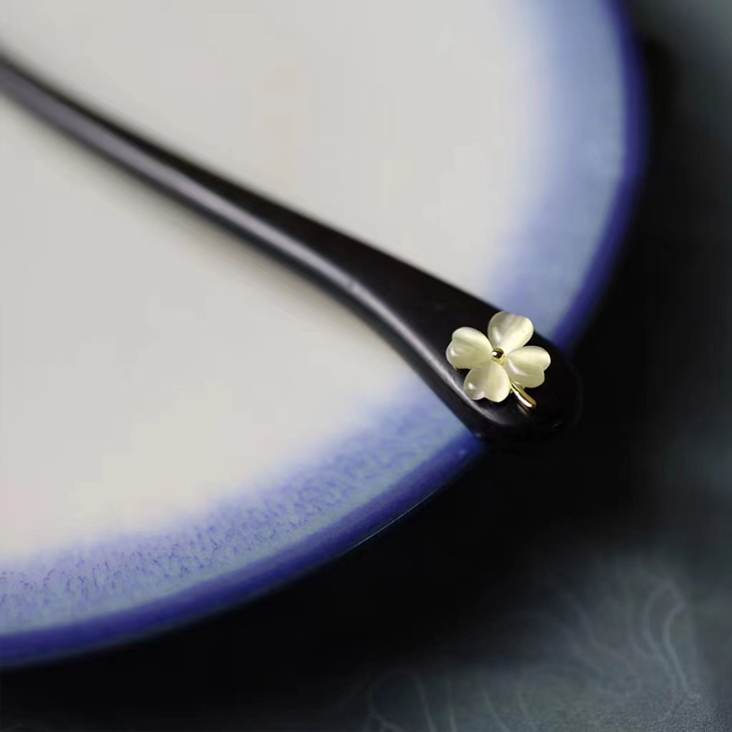 黒檀木のかんざし 四つ葉のかんざし 黒檀 木製簪 和装髪飾りヘアアクセサリー