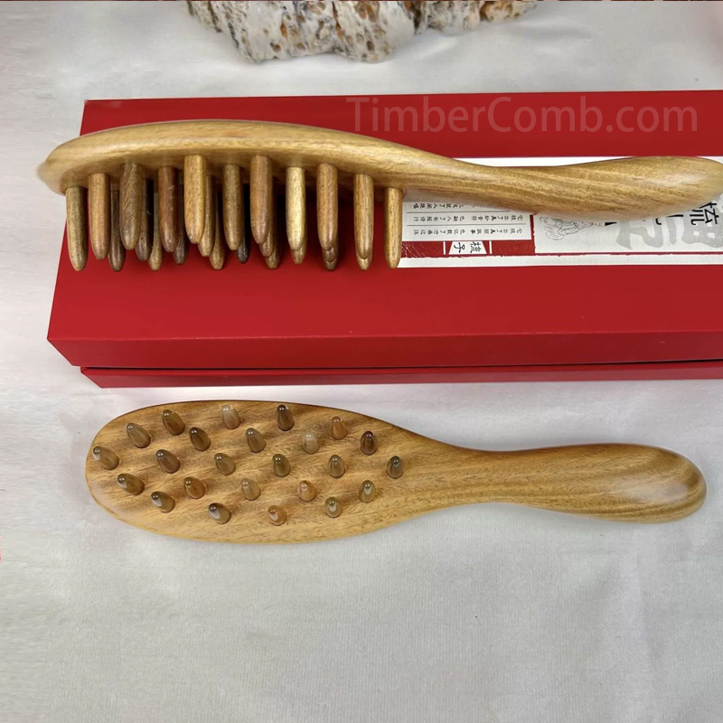 緑檀木製の頭皮マッサージブラシ（24本歯／角マッサージ付き） ツボを刺激して血行を促進