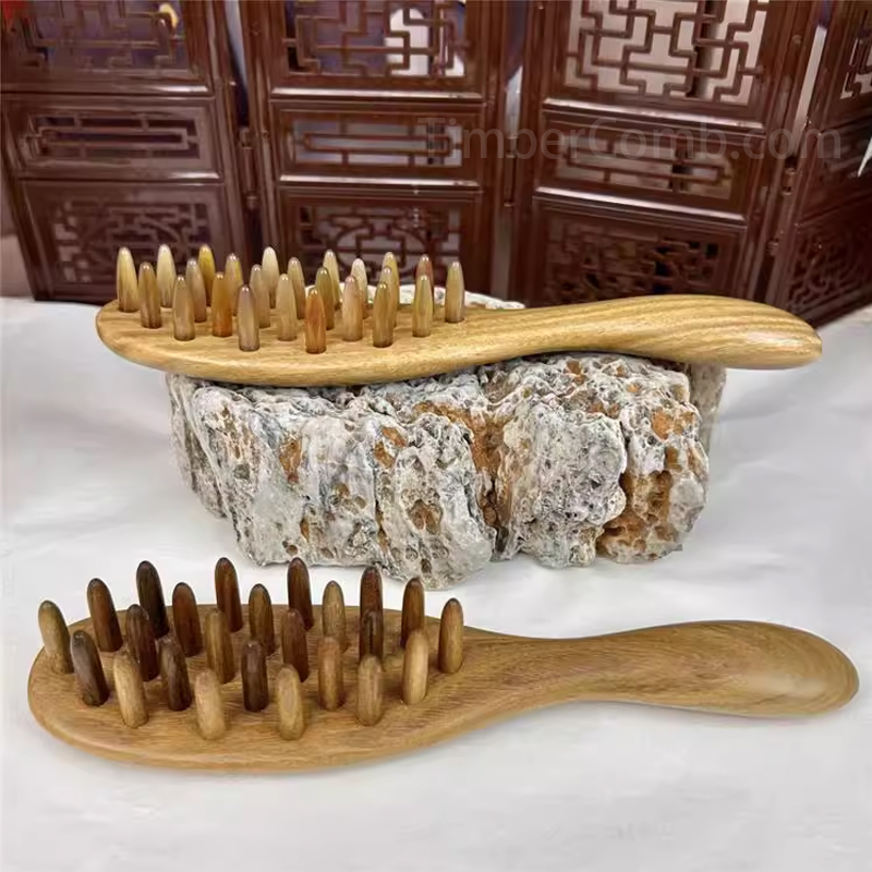 緑檀木製の頭皮マッサージブラシ（24本歯／角マッサージ付き） ツボを刺激して血行を促進