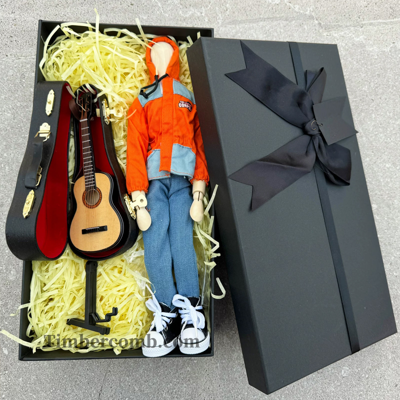 ギターを弾く木彫り人形 音楽モチーフのインテリア置物音楽テーマのユニークなデスクデコレーション