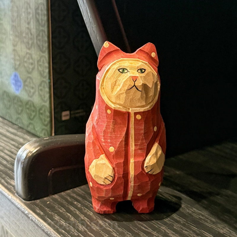 木彫り猫の置物 レトロ風ヴィンテージ 手彫り 木製動物 癒し系クリエイティブインテリア 卓上飾り工芸品