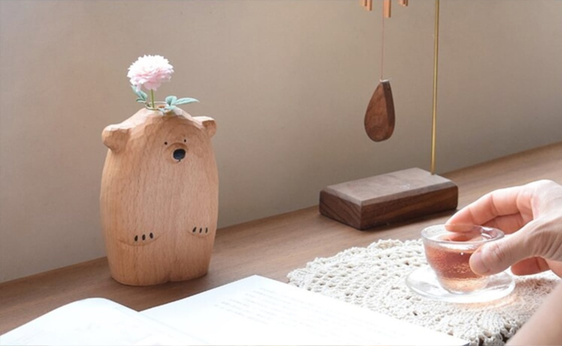 木彫り クマ フラワーベースの置物